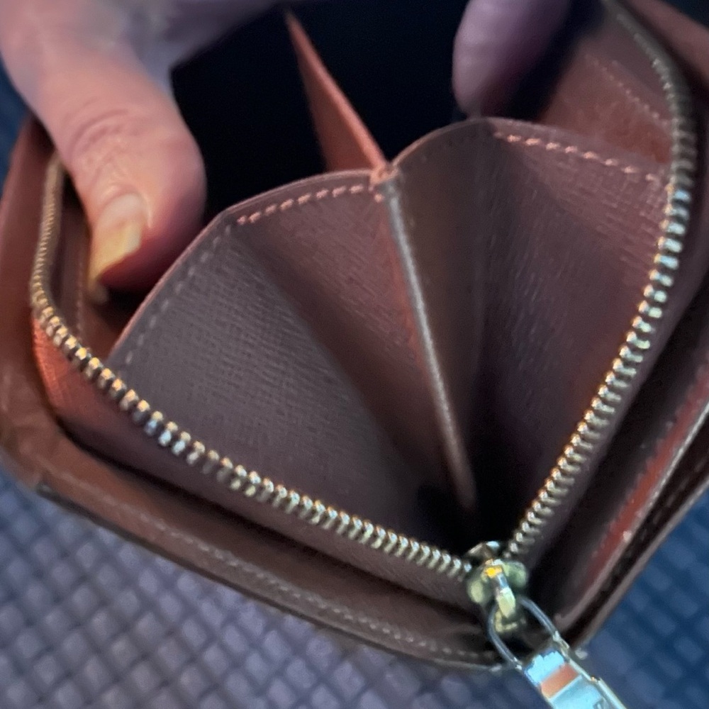 Date Code#~ Ct0064 Louis Vuitton Monogram Zip Wal… - image 8